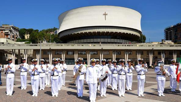 Che bello "smanettare" su Google di giovedì - 2017, Radio Voce Camuna: La banda musicale della Marina militare suona a Montecampione