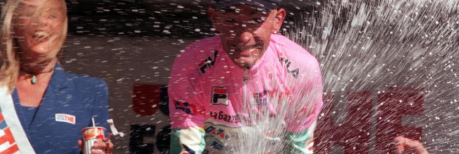 Il Foglio - Pantani è una maglia rosa tra le parole Giro d'Italia