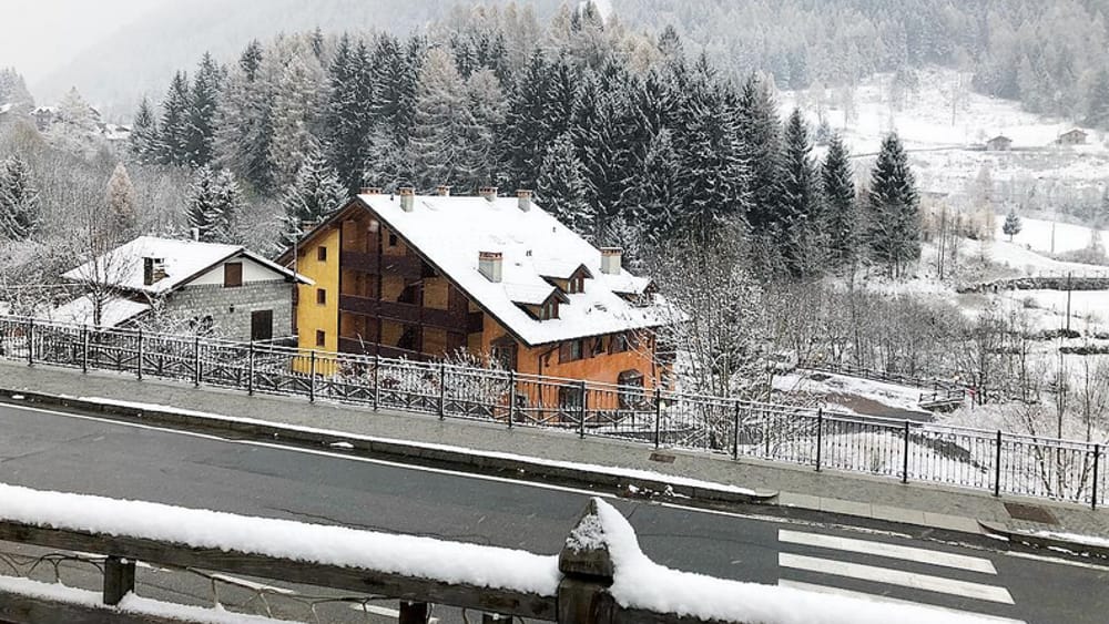 BresciaToday - E' arrivata la neve nelle valli bresciane, la stagione comincia in anticipo