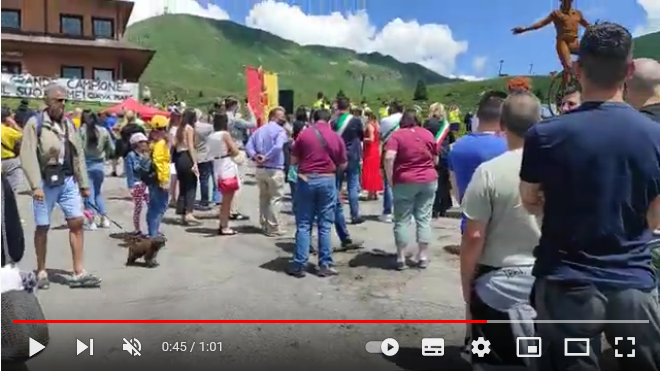 YouTube - Michel Delvecchio: Marco Pantani inaugurazione della statua di Montecampione