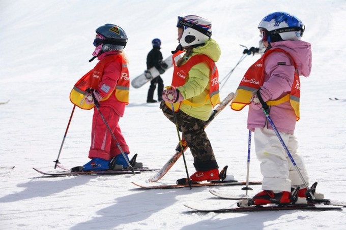 Radio Voce Camuna - Free Ski pass agli under 16: si inizia a dicembre con la Regione, si proseguirà con la Comunità Montana