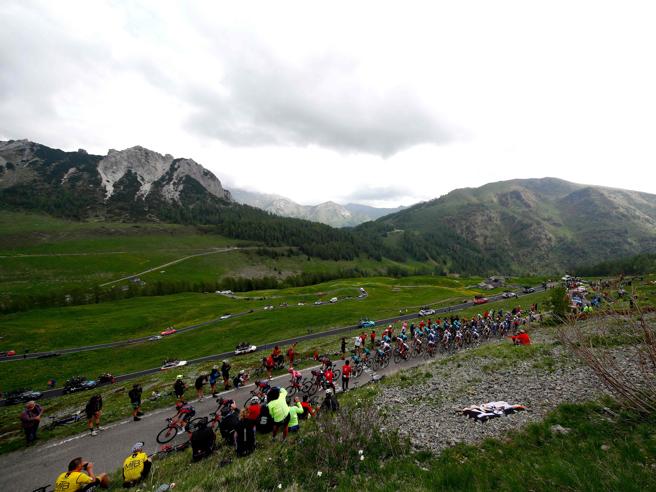 Corriere della Sera – Giro d’Italia, è il giorno della tappa bresciana che può decidere la corsa: partenza da Salò